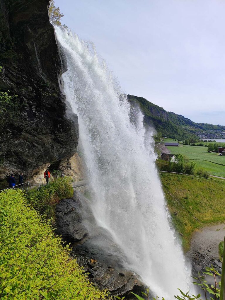 Noruega en 7 días: cascada Steinsdalsfossen