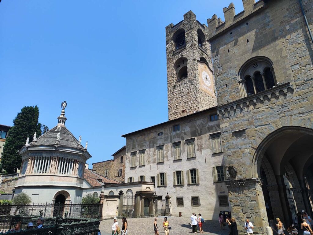 Qué ver en Bérgamo en un día: plaza Duommo