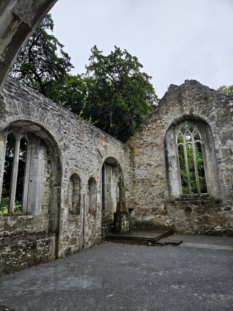 Ruta por Irlanda en coche - Abadía Muckross