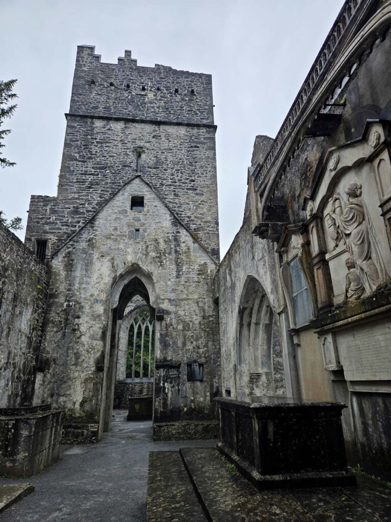 Ruta por Irlanda en coche - Abadía Muckross