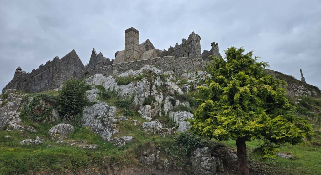 Ruta por Irlanda en coche - Rock of Cashel