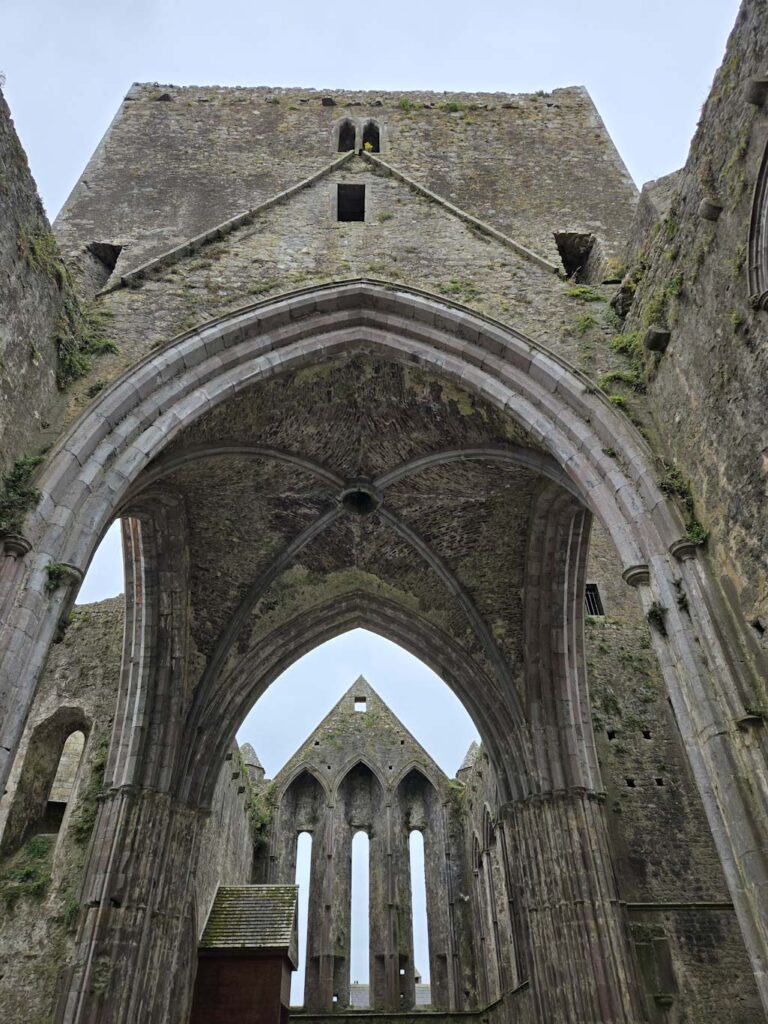 Ruta por Irlanda en coche - Rock of Cashel
