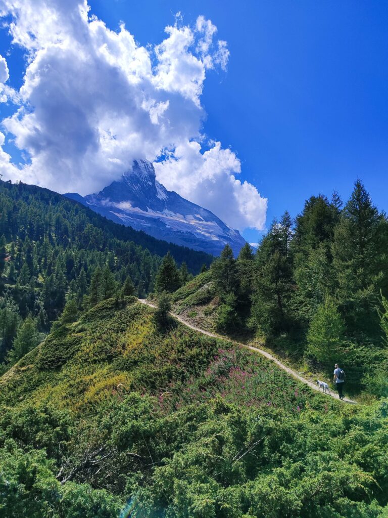 senderismo fácil en Zermatt hacia Zmutt