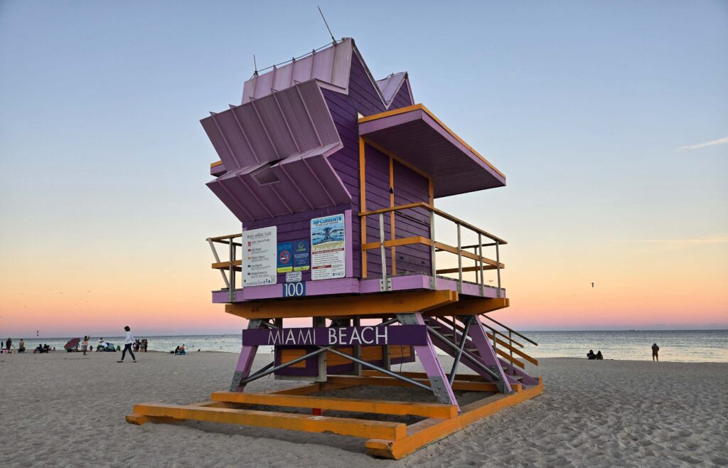 South Beach Miami playa casetas colores