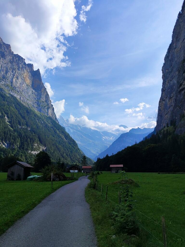 paseo desde Stechelberg a Lauterbrunnen